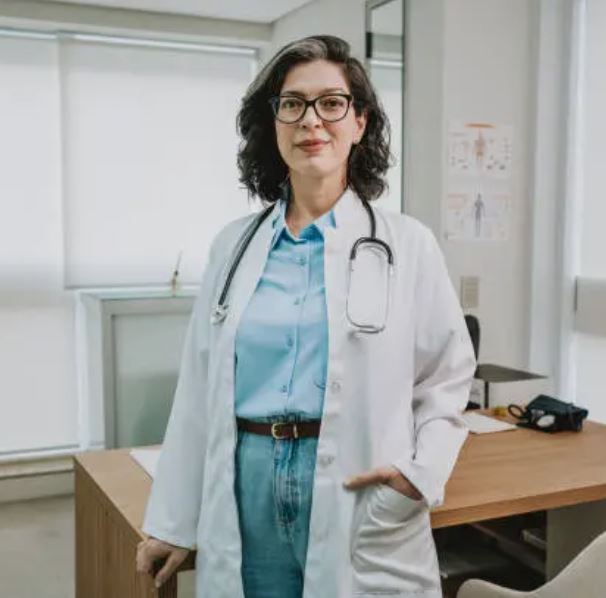 Dr. Émilie N., Nutritionniste spécialisée